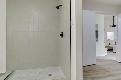 10303 Chevy Chase Drive, Houston, TX 77042 - Photo 33