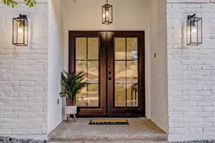 10303 Chevy Chase Dr, Houston, TX 77042 - Photo 1