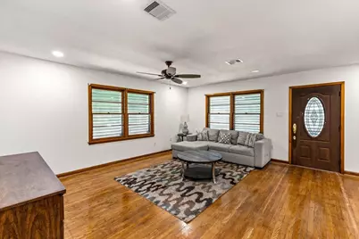 4827 Avenue Q 1/2, Galveston, TX 77551 - Photo 5