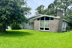 216 21st Ave N, Texas City, TX 77590 - Photo 1