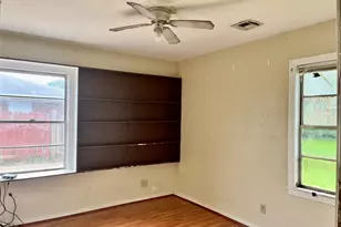 216 21st Ave N, Texas City, TX 77590 - Photo 9