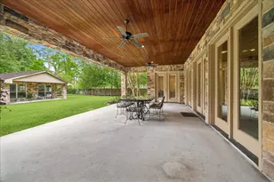 1720 Magnolia Ln, Kingwood, TX 77339 - Photo 5