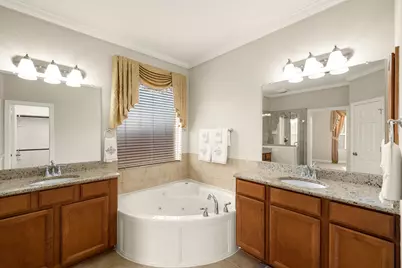 13322 Larkhill Gardens Lane, Sugar Land, TX 77498 - Photo 19