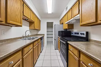 6500 Sands Point Drive #407, Houston, TX 77074 - Photo 3