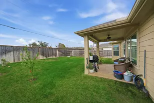 1202 Filly Crk Dr, Alvin, TX 77511 - Photo 29
