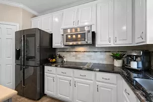 72 W Sandalbranch Cir, The Woodlands, TX 77382 - Photo 25