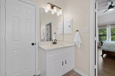 72 W Sandalbranch Circle, The Woodlands, TX 77382 - Photo 39