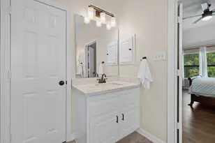72 W Sandalbranch Cir, The Woodlands, TX 77382 - Photo 39