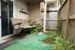 215 Postoffice, Galveston, TX 77550 - Photo 5