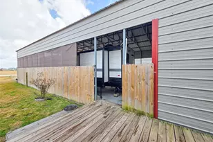 301 Tarpon Dr, Palacios, TX 77465 - Photo 17