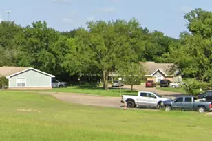 389 S Texas St, Emory, TX 75440 - Photo 5