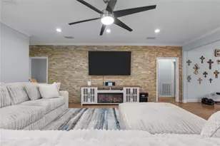 816 Sherwood Forest Dr, Dickinson, TX 77539 - Photo 13