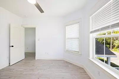 2817 Avenue Q -B, Galveston, TX 77550 - Photo 11