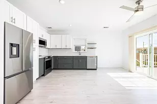 2817 Ave Q -B, Galveston, TX 77550 - Photo 5