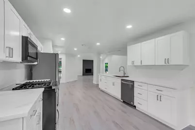 1602 Pine Oak Drive, Conroe, TX 77304 - Photo 9