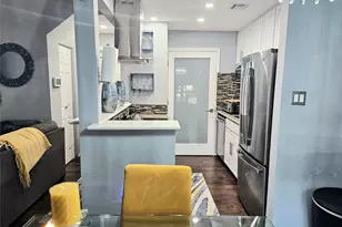 3566 Ocee St, Houston, TX 77063 - Photo 9