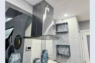 3566 Ocee Street, Houston, TX 77063 - Photo 13