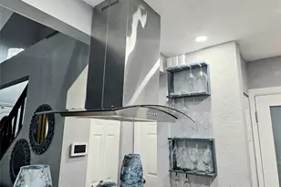 3566 Ocee St, Houston, TX 77063 - Photo 13