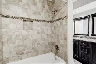 5968 Woodway Place Ct, Houston, TX 77057 - Photo 9