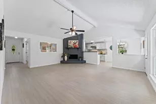 11335 Bayou Pl Ln, Houston, TX 77099 - Photo 9