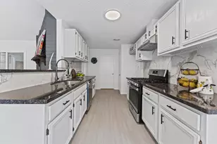 11335 Bayou Pl Ln, Houston, TX 77099 - Photo 13