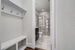 11023 Acorn Falls Dr, Houston, TX 77043 - Photo 5