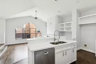 9810 Abigail Grace Ct, Houston, TX 77025 - Photo 17