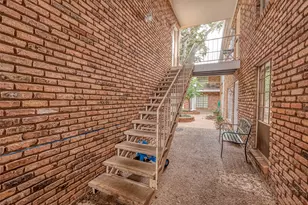 2201 Fountain View Dr, Houston, TX 77057 - Photo 5