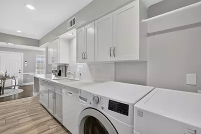 355 N Post Oak Lane #642, Houston, TX 77024 - Photo 17