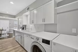355 N Post Oak Ln, Houston, TX 77024 - Photo 17