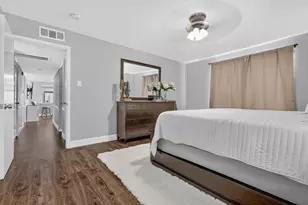 355 N Post Oak Ln, Houston, TX 77024 - Photo 23