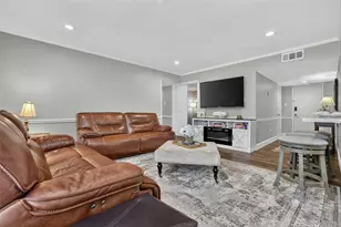 355 N Post Oak Ln, Houston, TX 77024 - Photo 5