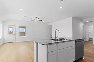 1507 Shimmering Ocean Wy, Iowa Colony, TX 77583 - Photo 7