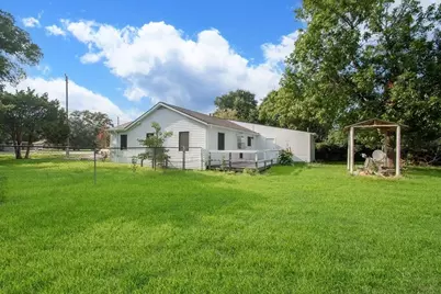 2523 S Broadway Street, La Porte, TX 77571 - Photo 3