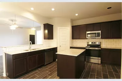146 Parkgate #B, Conroe, TX 77304 - Photo 5