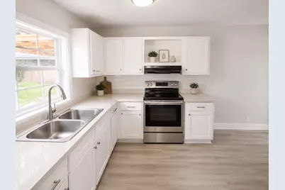 106 S 6th Avenue Street #B, Highlands, TX 77562 - Photo 7