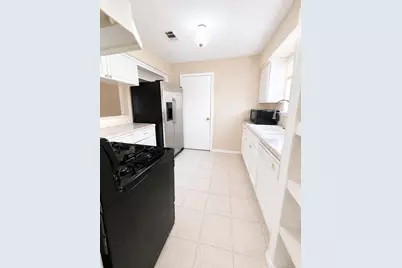 8419 Avington Road, La Porte, TX 77571 - Photo 11