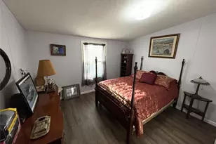 327 Laura Ln, Bastrop, TX 78602 - Photo 11