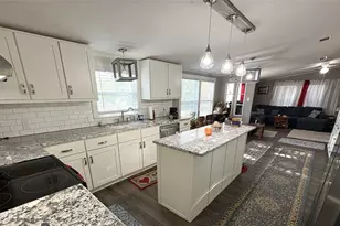 327 Laura Ln, Bastrop, TX 78602 - Photo 3