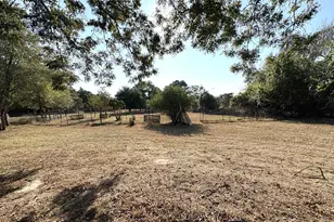 327 Laura Ln, Bastrop, TX 78602 - Photo 13