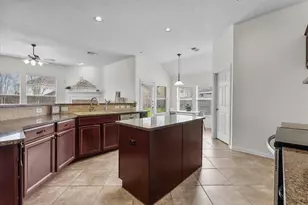 2120 Red Timber Ct, League City, TX 77573 - Photo 15