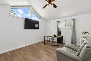 5811 Birchmont Dr, Houston, TX 77092 - Photo 9