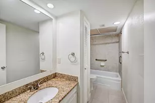 2230 S Piney Point Rd, Houston, TX 77063 - Photo 13