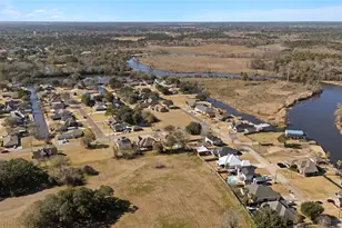 106 Mockingbird Ln, Bridge City, TX 77611 - Photo 27