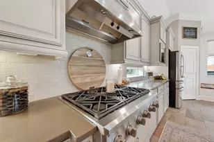 2038 Graystone Hills Dr, Conroe, TX 77304 - Photo 3