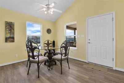 4023 Grayson Dr, Galveston, TX 77554 - Photo 13