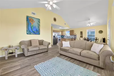 4023 Grayson Dr, Galveston, TX 77554 - Photo 7