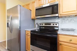 4023 Grayson Dr, Galveston, TX 77554 - Photo 9