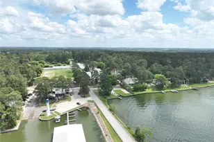 15392 Paradise Point Dr, Willis, TX 77318 - Photo 45