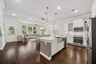 10608 Centre Glade Dr, Houston, TX 77043 - Photo 9